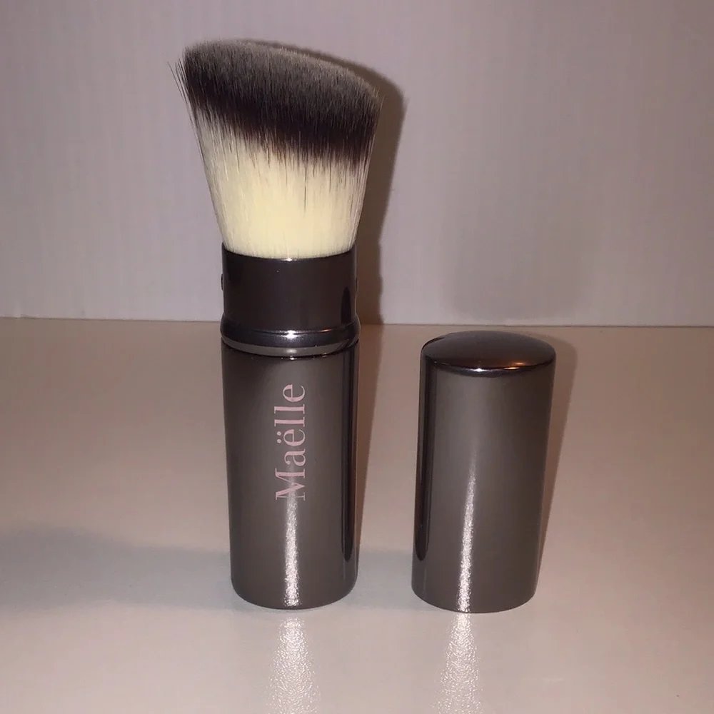 Maelle beauty Retractable Kabuki Brush NEW